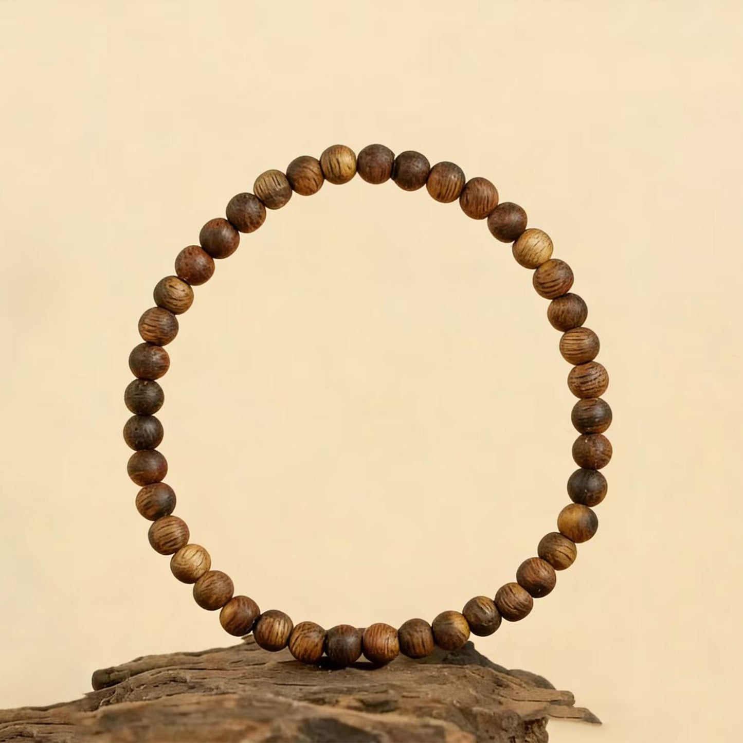 Kyara-Adlerholz-Armband 4 mm Rundperlen | Zart und klein | Klassisches Kugeldesign | Reich an natürlichem Harz | Glatt poliert